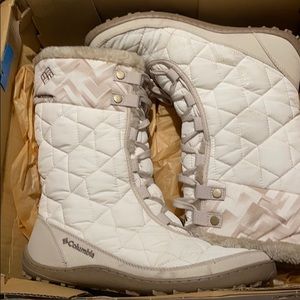 Columbia snow boots 9.5